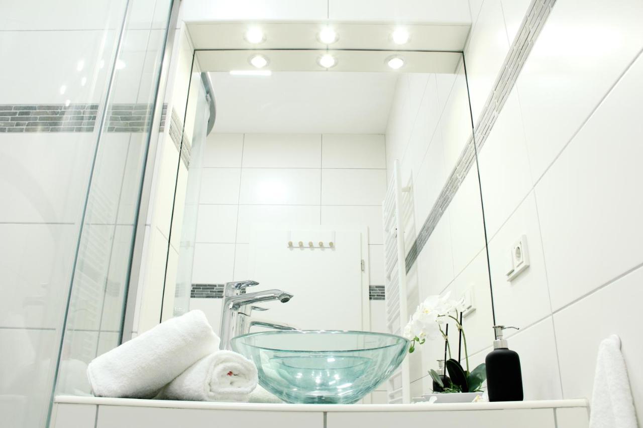 Secret Hideaways Cozystudio Superior Apartments Mit Wifi L 450M Bis Uni L Messe L Flughafen L Zoo Duisburg Dış mekan fotoğraf